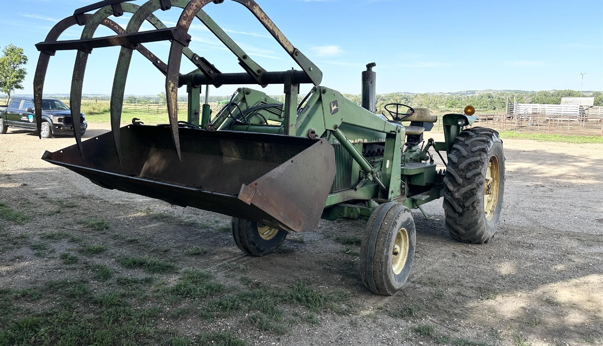 SOLD 1979 John Deere 2840 Tractors 40 to 99 HP Tractor Zoom