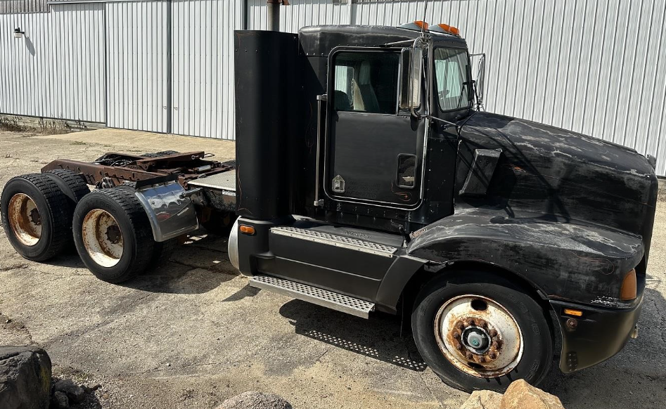 SOLD - 1989 Kenworth T400 Other Equipment with 406,746 mi
