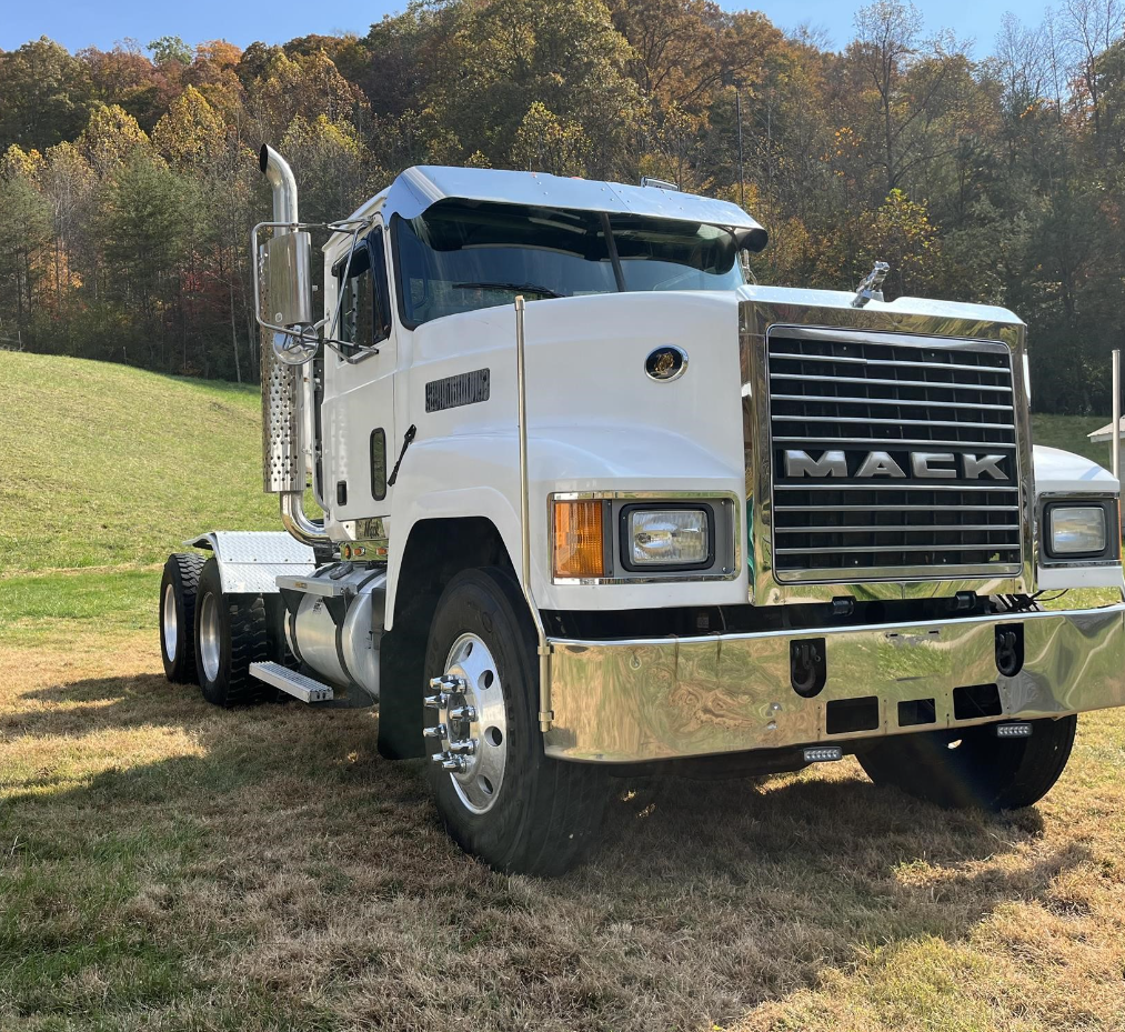 SOLD - 1995 Mack CH613 Other Equipment with --- mi | Tractor Zoom