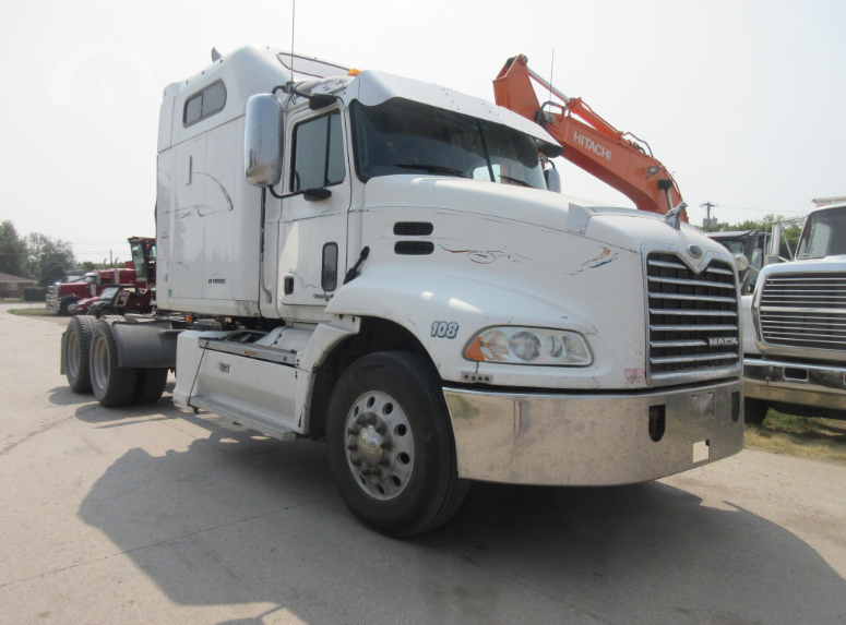 SOLD - 2000 Mack Vision CX613 Other Equipment with 2,500,000 mi