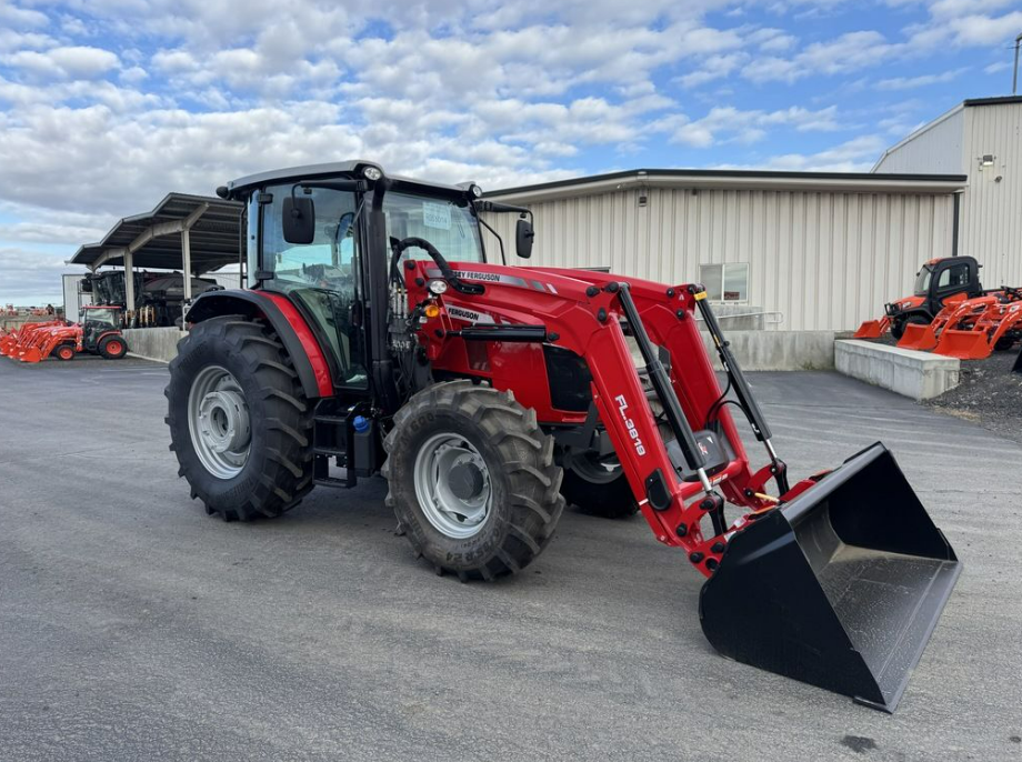 ご当地キティ 根付け MASSEY FERGUSON ご当地キティ 根付け MASSEY