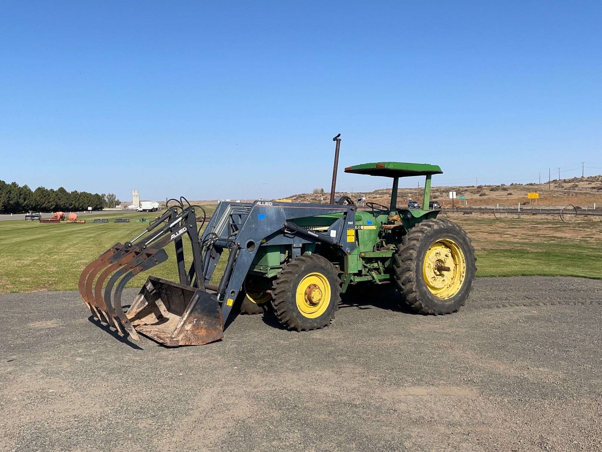 SOLD - John Deere 2940 Tractors 40 to 99 HP | Tractor Zoom