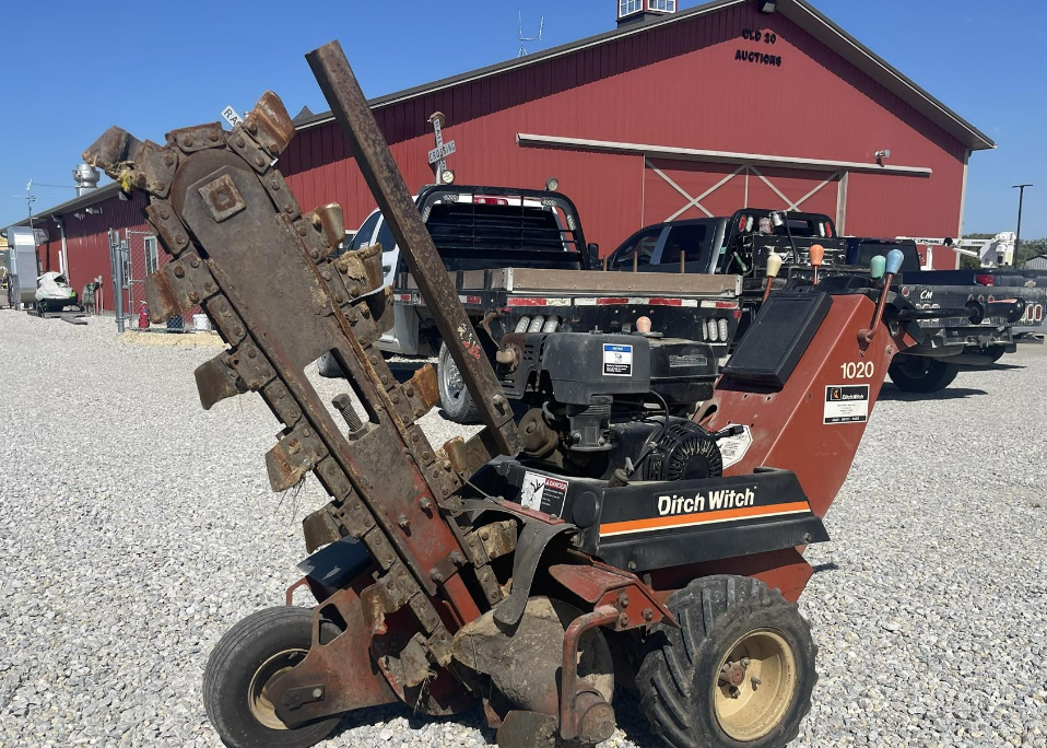 SOLD Ditch Witch 1020H Construction with Hrs Tractor Zoom