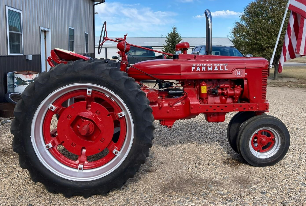 SOLD Farmall H Tractors Less than 40 HP Tractor Zoom