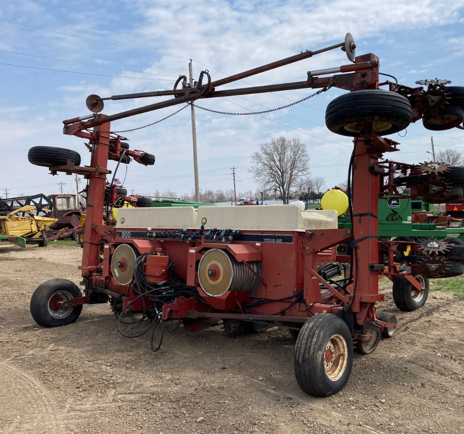 International Harvester 900 Cyclo Air Planting Planters for Sale