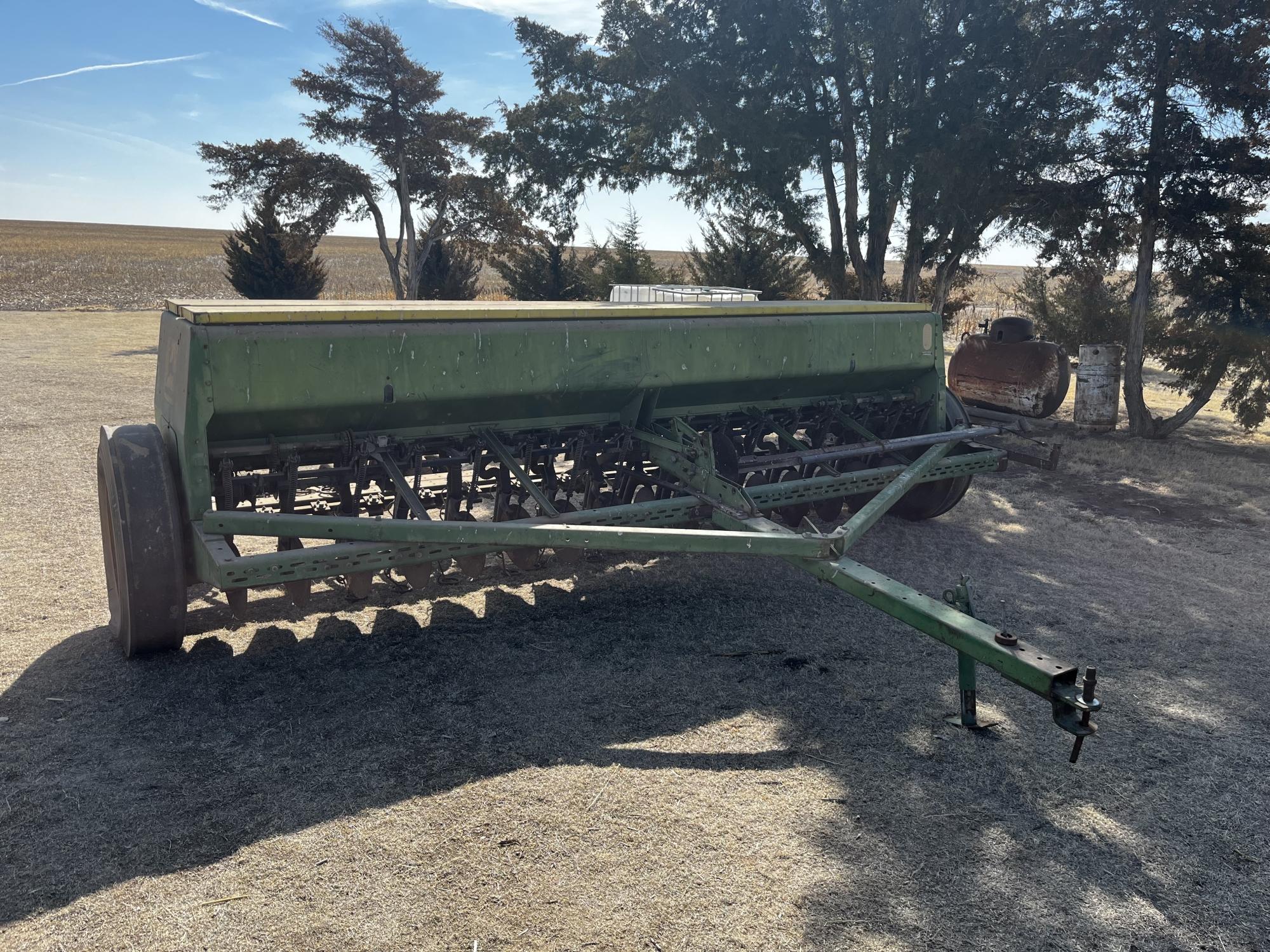 SOLD John Deere 8350 Planting Grain Drills Tractor Zoom