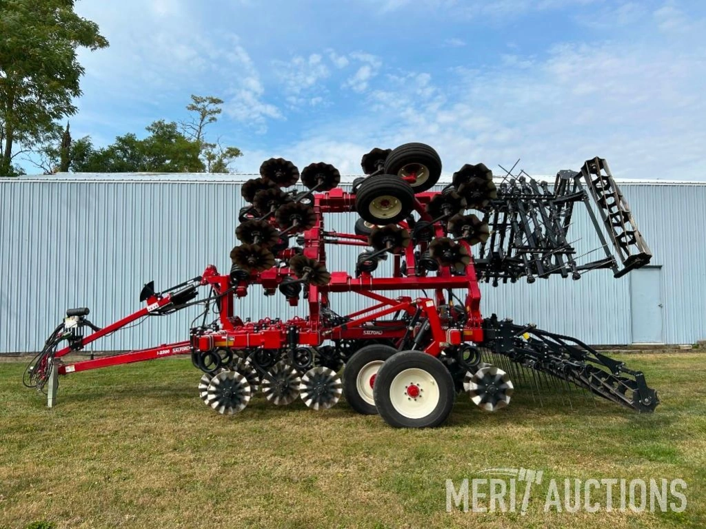 SOLD - Salford I-2200 Lot No. 25 Tillage with 24 ft | Tractor Zoom